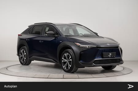 Toyota bZ4X Acc Kamera DAB+