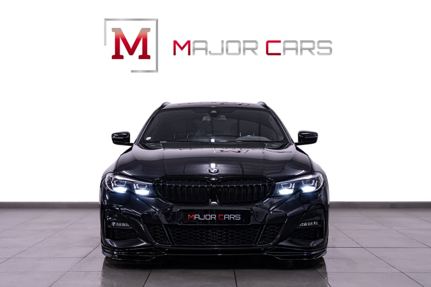 Bild 2 av BMW 330e Touring M Sport Cockpit NaviPro HiFi Shadowline+ 19" Drag 292hk
