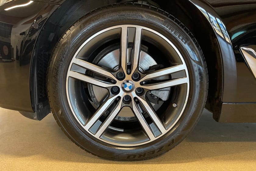 Bild 5 av BMW 520d xDrive Touring / Skinn / Värmare / Drag / Backkamera