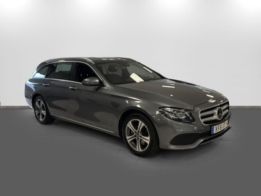 Bild 1 av Mercedes-Benz E 220 T d 4MATIC Avantgarde