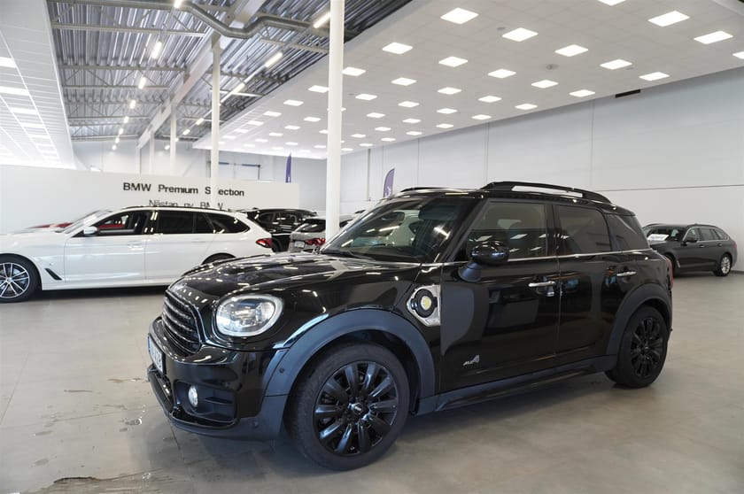 Bild 2 av MINI Countryman Cooper SE ALL4 Excitement Läder Adaptiva LED Navi