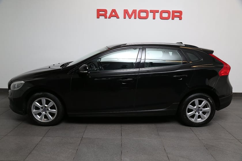 Bild 2 av Volvo V40 Cross Country D2 Momentum BE 120hk Värmare Dragkrok