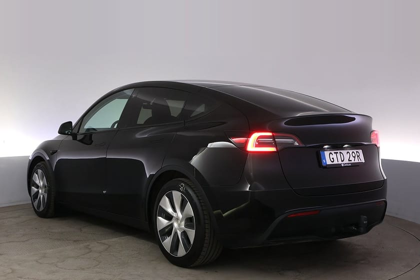 Bild 4 av Tesla Model Y Standard Range RWD Autopilot Panorama Drag