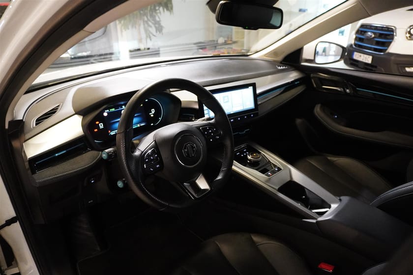 Bild 2 av MG 5 Long Range 61 kWh Luxury Apple CarPlay Kamera Fartpilot