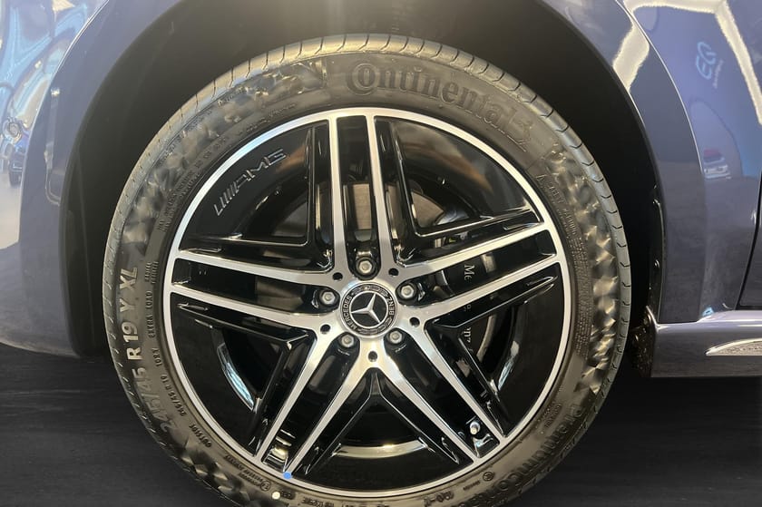 Bild 5 av Mercedes-Benz V 300d 4MATIC 3.2t 300 D LÅNG AVANTGARDE |AMG LINE|4X4|DRAG|BURMESTER