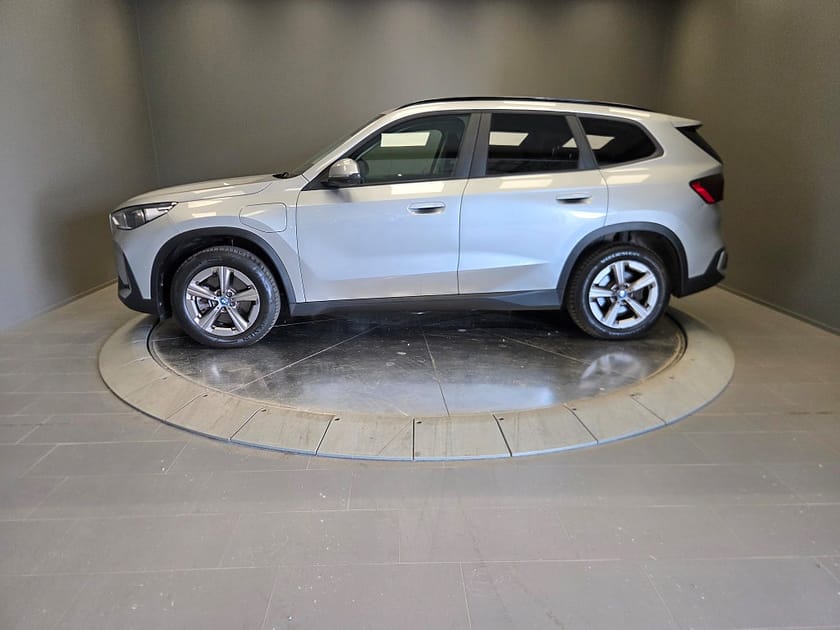 Bild 2 av BMW X1 xDrive25e Dragkrok Elstol förare HK Ljud Backkamera