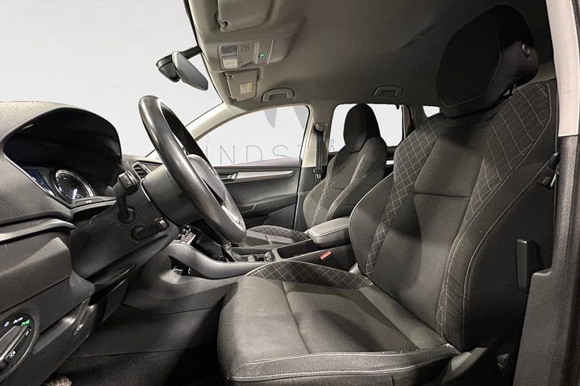 Bild 3 av Škoda Karoq Skoda 1.0 TSI 115 HK AMBITION DRAG B-KAMERA PDC 0.45L/MIL 536KR/ÅR 17"