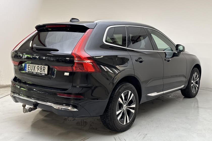 Bild 3 av Volvo XC60 T6 AWD Recharge (350hk) Core Panorama Drag
