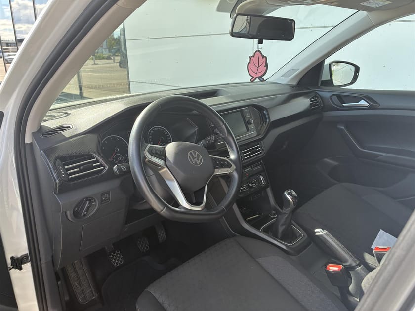 Bild 4 av Volkswagen T-Cross 1.0 TSI 95 hk Side Assist Tonade Rutor