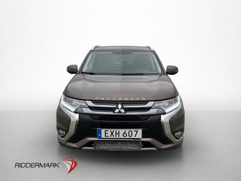 Bild 2 av Mitsubishi Outlander PHEV 203hk 4WD Business Skinn 360° Drag