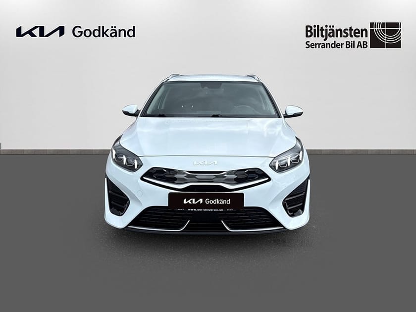 Bild 2 av Kia Ceed Sportswagon Plug-in Hybrid SW Action