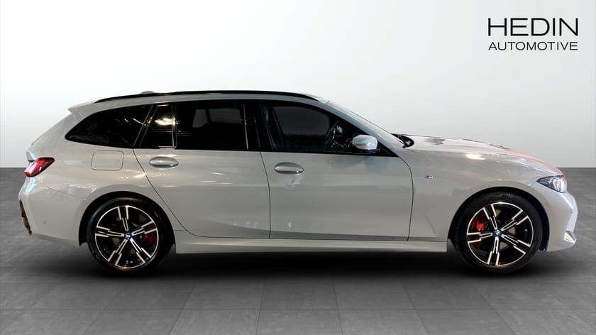 Bild 3 av BMW 330e Touring Steptronic // M-SPORT // PANORAMA // DRAG