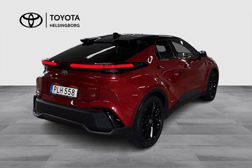 Bild 4 av Toyota C-HR Hybrid AWD-i 2,0 GR SPORT KOMFORTPAKET, PANORAMA