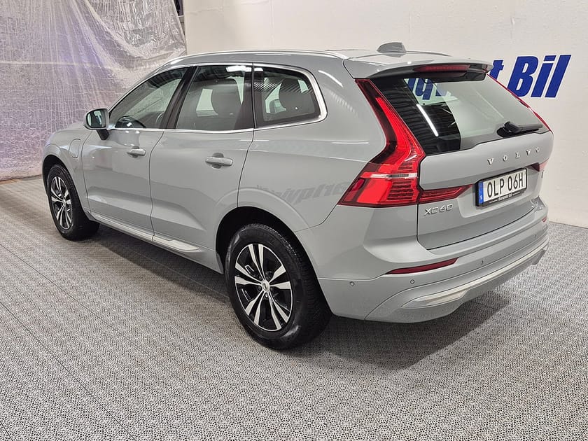 Bild 5 av Volvo XC60 T6 Recharge Core Bright plug in AWD 350HK 4x4 Panorama