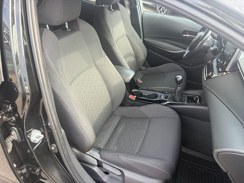 Bild 4 av Toyota Corolla 1.2 Turbo iMT Style, Backkamera, Rattvärme