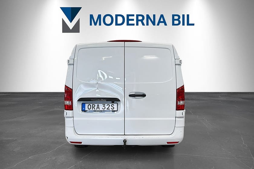 Bild 4 av Mercedes-Benz Vito 116 CDI 2.8t L2 Drag Moms Skinnklädsel Värmare 3-sits