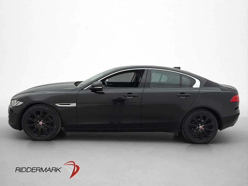 Bild 2 av Jaguar XE 20d 180hk Värmare Navi Sensorer Svensksåld
