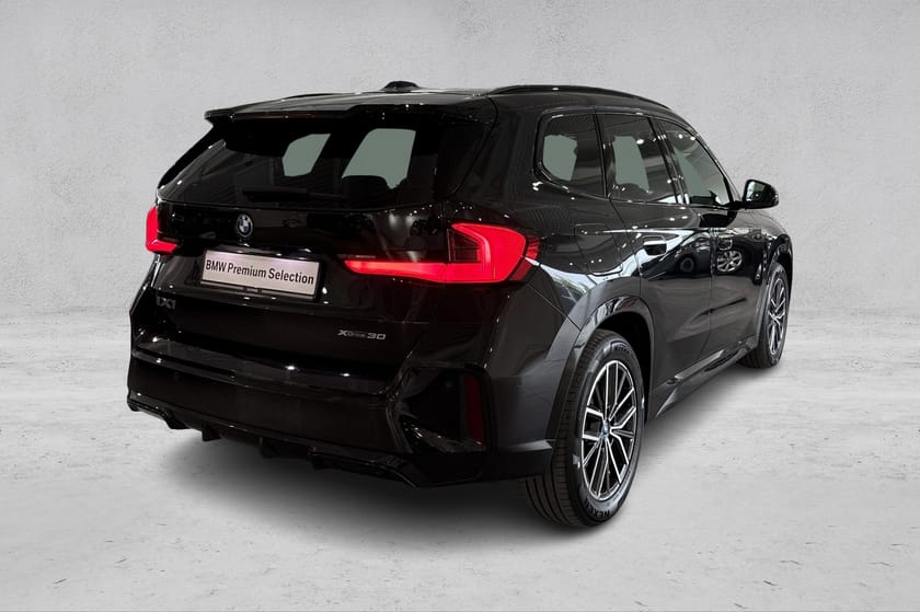 Bilde 5 av BMW iX1 xDrive30 Fully Charged M-SPORT AD.LED AD.CR SKINN PANO