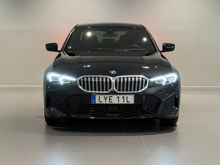 Bild 2 av BMW 330e Sedan M Sport HiFi Adpt Farth Park Assist Svankstöd 18"