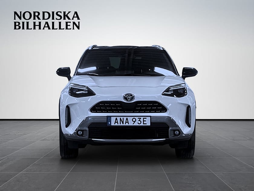 Bild 2 av Toyota Yaris Cross Hybrid AWD-i e-CVT Premiere Edition JBL Apple Car HUD