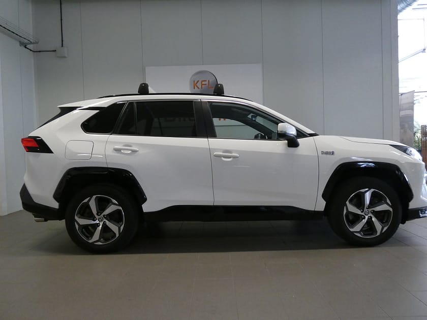 Bild 5 av Toyota RAV4 Plug-in Hybrid E-CVT X EDITION Drag-Kamera-SoV