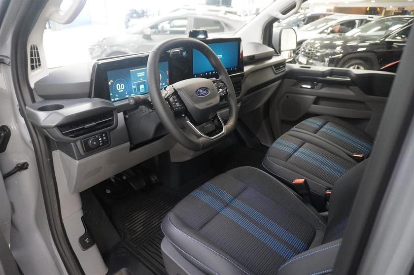 Bild 2 av Ford Transit Custom 320 Skåp Sport 320l 2.0l Ecoblue 170hk 8-Växlad Automat AWD Diesel