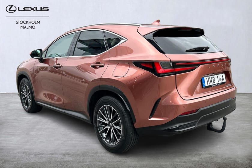 Bild 3 av Lexus NX 450h+ Business Plus AWD Drag Skinn P-värmare Backkamera Navi