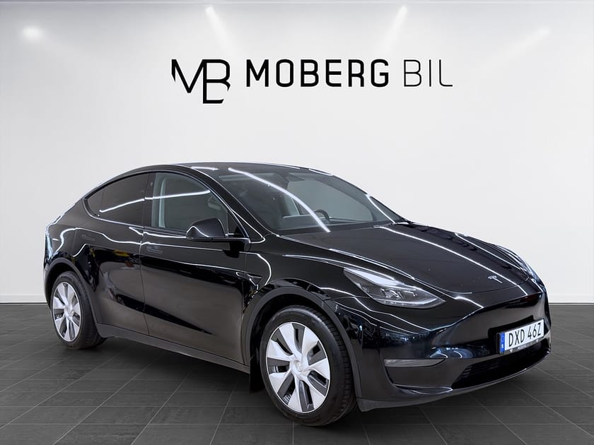 Bild 4 av Tesla Model Y Long Range AWD 514hk Pano Drag Läder B-Kamera