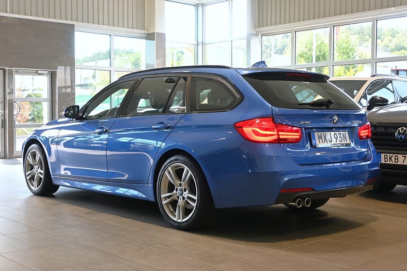 Bild 3 av BMW 320d xDrive Touring M Sport H/K Panorama Drag Läder Navi HUD