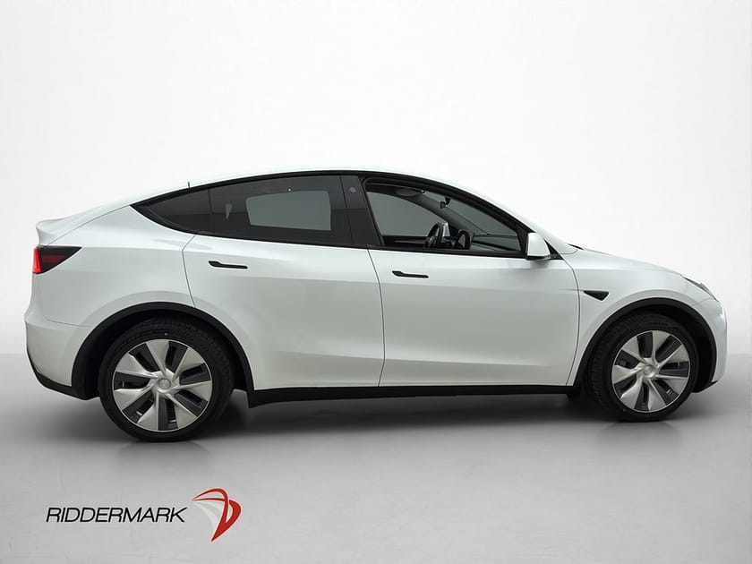 Bild 5 av Tesla Model Y Standard Range RWD Dragkrok Autopilot MOMS