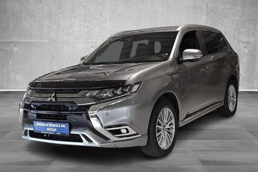 Bilde 1 av Mitsubishi Outlander PHEV Instyle+. R-Kamera, 360 kamera, Krok, DAB, Klima.
