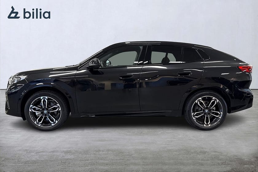 Bild 3 av BMW iX2 xDrive30 xDrive 30 M-sport | Drag | Aktiv farth. | Backkamera