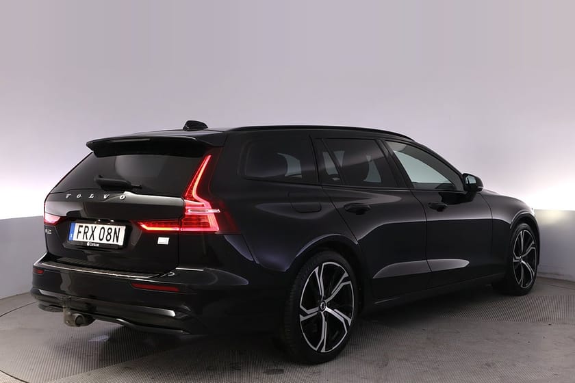 Bild 5 av Volvo V60 Recharge T6 AWD Ultimate Dark Pano B&W 360 Drag
