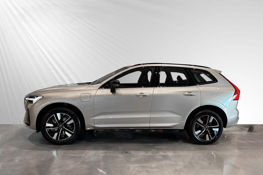 Bild 2 av Volvo XC60 T6 Plug-In Hybrid AWD Plus Nordic Edition KAMANJ | Lagerbil