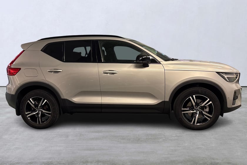 Bild 3 av Volvo XC40 B3 FWD Bensin Plus Dark
