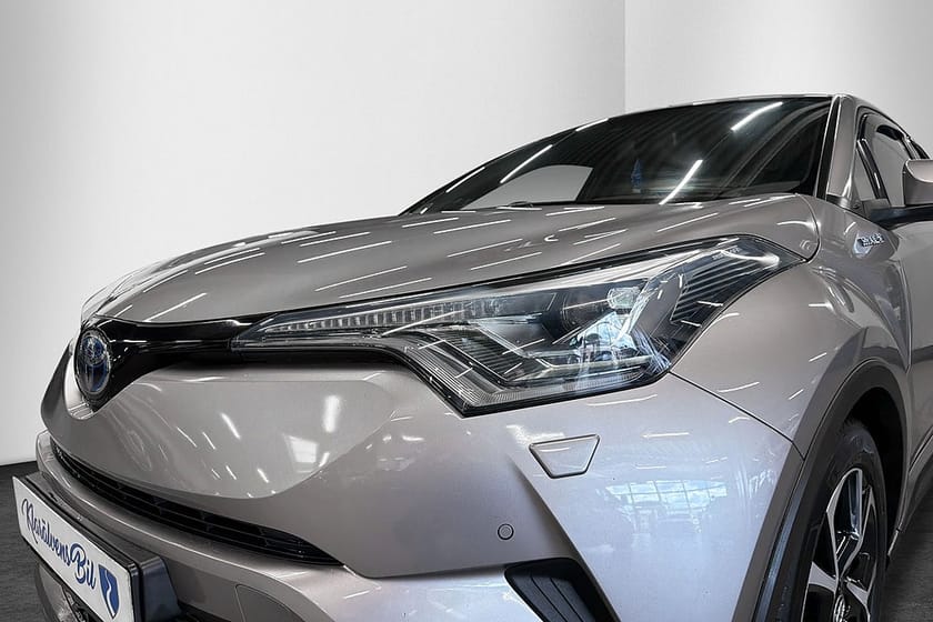 Bild 4 av Toyota C-HR Hybrid CVT Executive Euro 6 (122hk) Drag Navi Skinn JBL