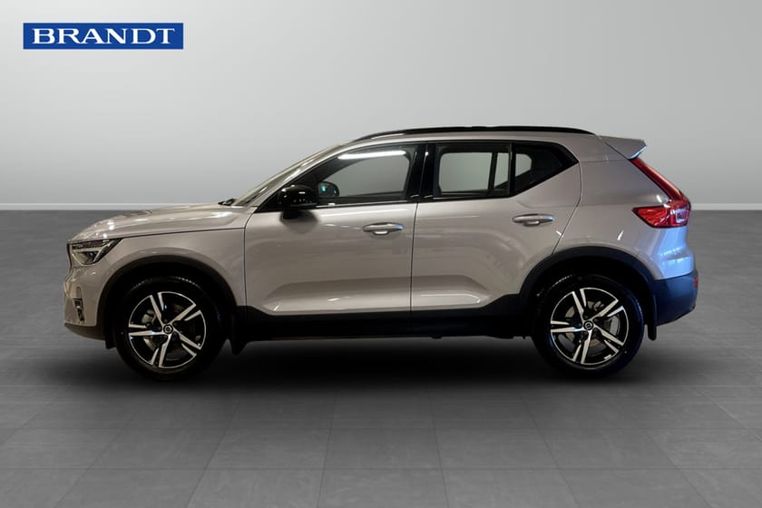 Bild 3 av Volvo XC40 B3 FWD Bensin Plus Dark