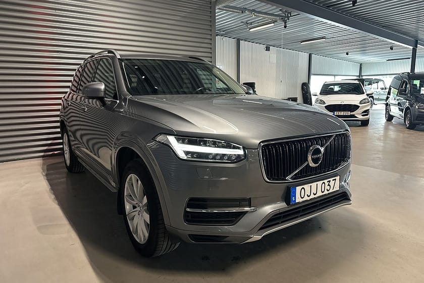 Bild 3 av Volvo XC90 D4 Momentum Backkamera Värmare Navi Drag 7-sits Eu6