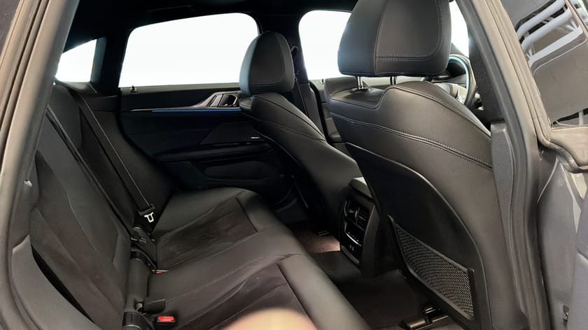 Bild 5 av BMW i4 M50 xDrive Gran Coupé M Sport Pro Fullycharge  Drag H/K Glastaklucka