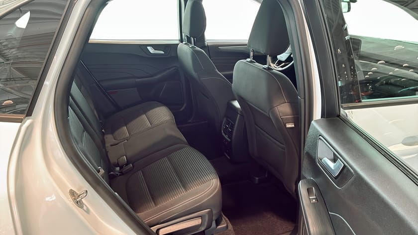 Bild 5 av Ford Kuga Plug-In Hybrid Titanium PHEV 64KM /Vinter Pkt.