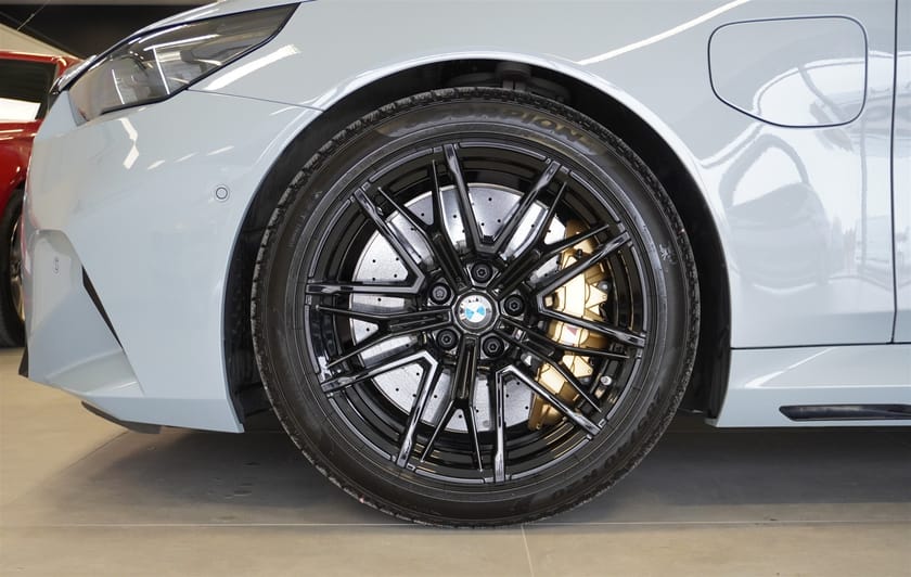 Bild 4 av BMW M5 Sedan B W Keramiska Ulitimate Package DAP