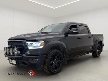 RAM 1500 Crew Cab Dodge Laramie Night 5.7 4x4 Pano Drag Luft H/K MOMS