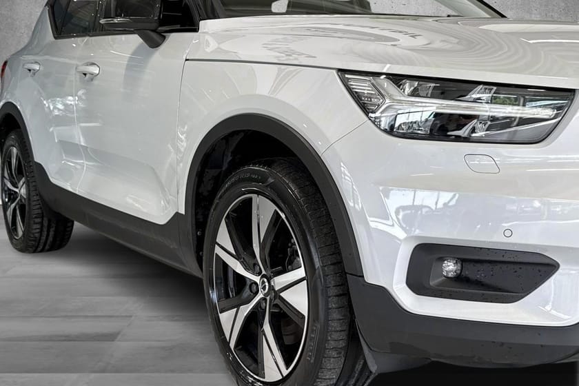 Bilde 2 av Volvo XC40 Recharge P8 AWD AWD. Varmepumpe, R-Kamera, DAB, Navi.