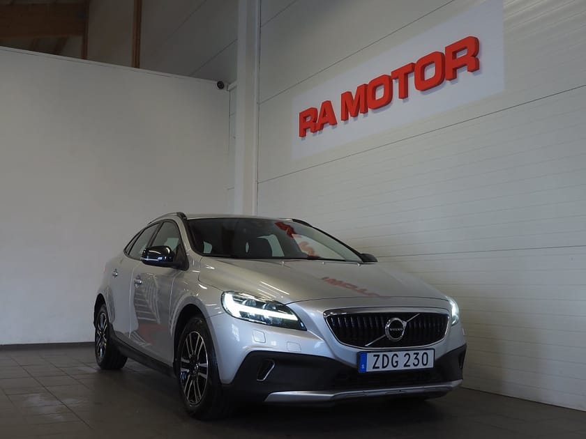Bild 1 av Volvo V40 Cross Country T3 Geartronic Automat 152hk Momentum Navi Värmare VOC