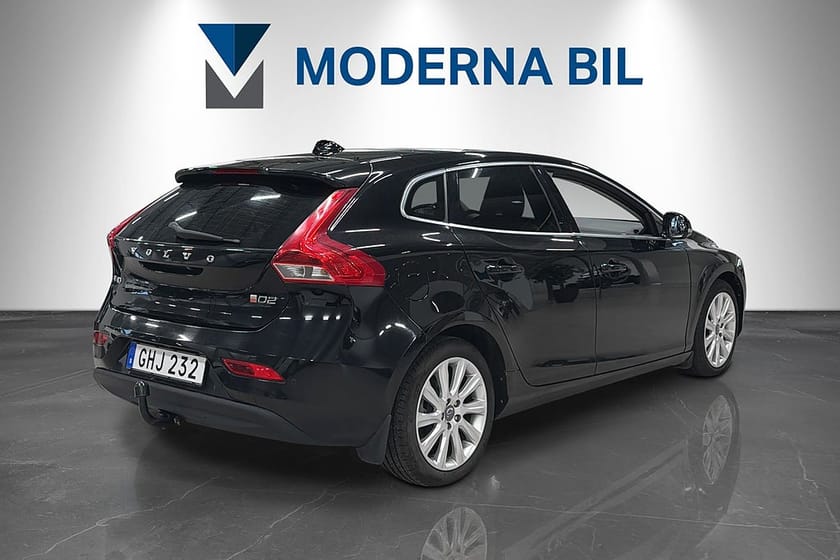 Bild 5 av Volvo V40 D2 Summum 115hk Pano Drag B-kam D-värm Skinn Kamrembytt