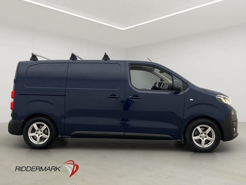 Bild 2 av Toyota Proace L2 Ny-Kamrem Värm Drag PDC HUD 2xDörr MOMS