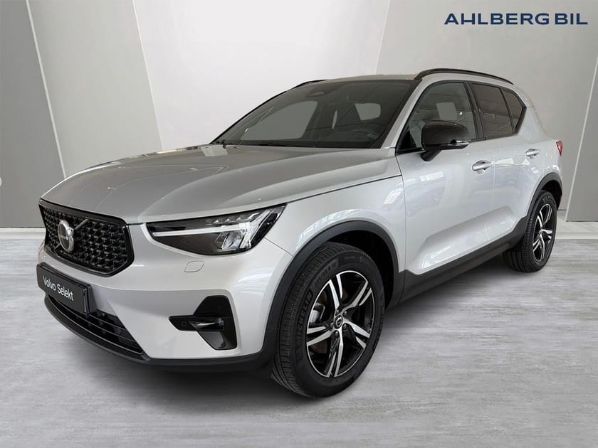 Bild 5 av Volvo XC40 B3 FWD Bensin Plus Dark, Klimatpaket, Förarstödpaket, Parkeringskamera Bak, Baklucka Elmanövrerad, Google Maps