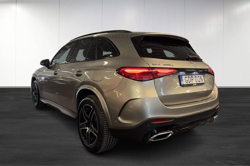 Bild 4 av Mercedes-Benz GLC 300 e 4MATIC Moms/AMG/Panorama/Dragkrok