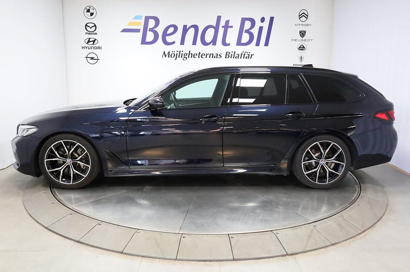 Bild 5 av BMW 530e xDrive Touring M Sport/ Komfortstolar/ HarmanKardon