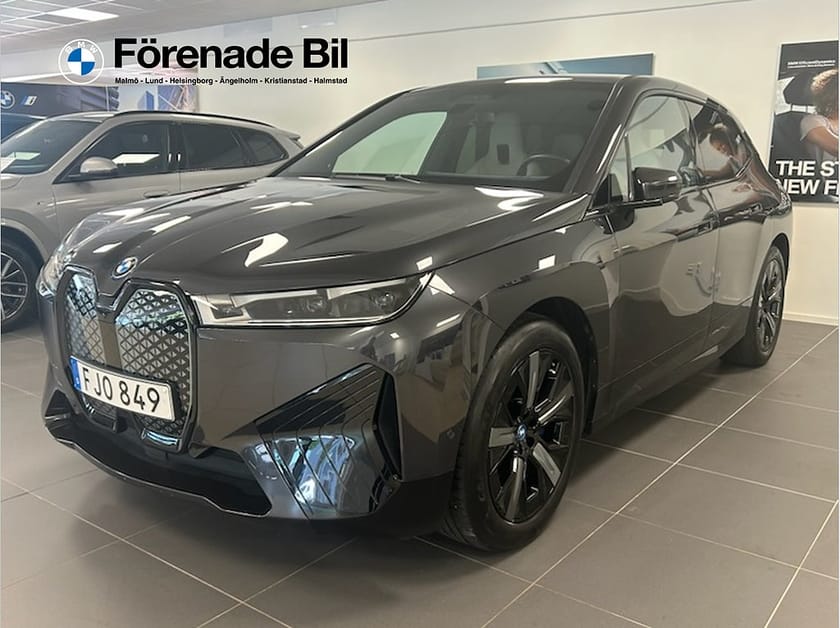 Bild 1 av BMW iX xDrive50 M-Sport Adaptiv Farthållare Keyless H/K